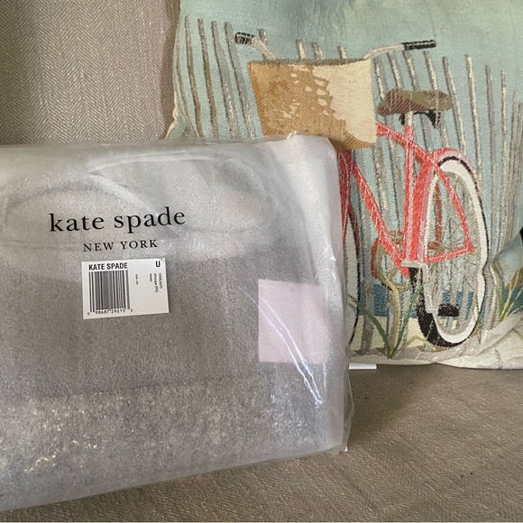 New! Never used! Kate Spade Crossbody Ramey Bag brand new still in wrapping. - Picture 5 of 6